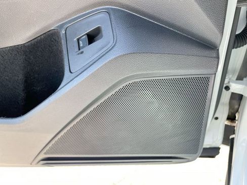 Used 2024 Volkswagen Tiguan SE w/ Panoramic Sunroof Package FWD image 12