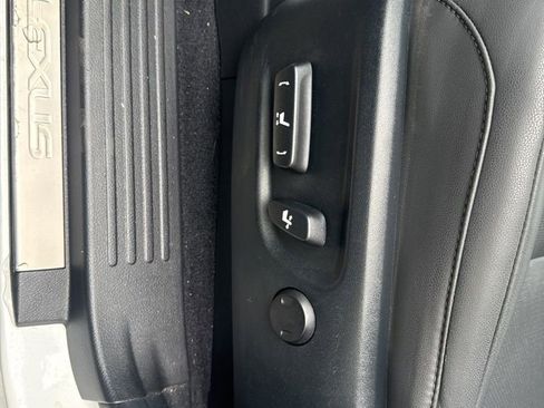 Used 2023 Lexus GX 460 Premium w/ Accessory Package AWD/4WD image 26