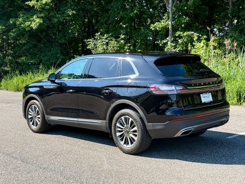 Used 2023 Lincoln Nautilus AWD w/ Premium Package image 4