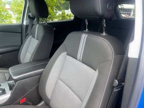 Used 2025 Chevrolet Blazer LT FWD image 11