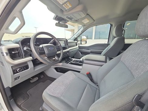 Used 2025 Ford F250 XLT w/ FX4 Off-Road Package AWD/4WD image 9