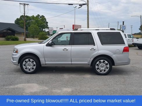 Used 2016 Lincoln Navigator Select AWD/4WD image 10