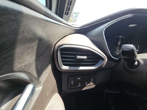 Used 2020 Hyundai Santa Fe SEL w/ Convenience + Premium Package FWD image 35