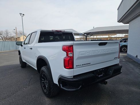 Used 2023 Chevrolet Silverado 1500 ZR2 w/ Technology Package image 3