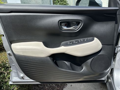 Used 2024 Honda HR-V LX image 14