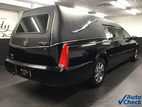 Used 2011 Cadillac DTS Limousine image 10