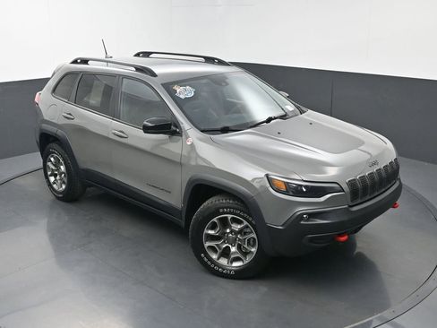 Used 2022 Jeep Cherokee Trailhawk image 30