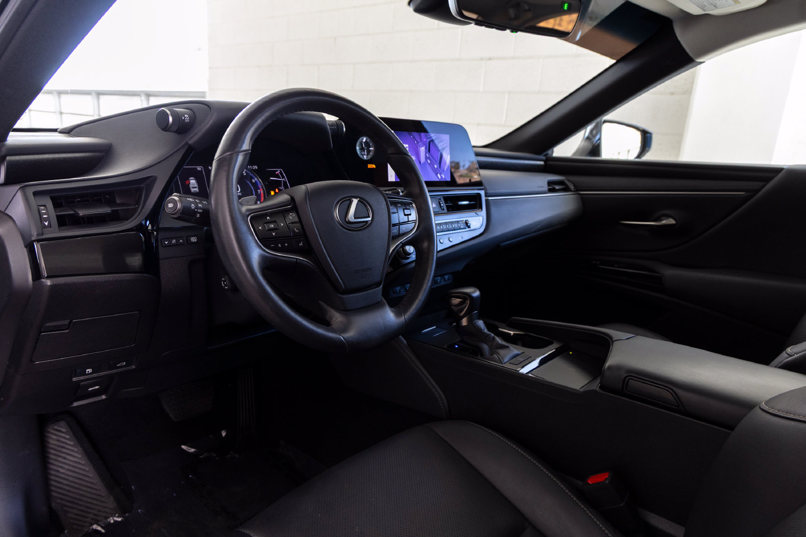 Used 2024 Lexus ES 350 w/ Premium Package FWD image 15