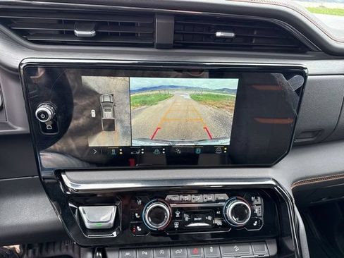 Used 2023 GMC Sierra 1500 AT4 w/ Technology Package AWD/4WD image 23