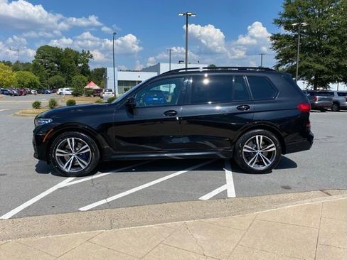 Used 2020 BMW X7 M50i image 4