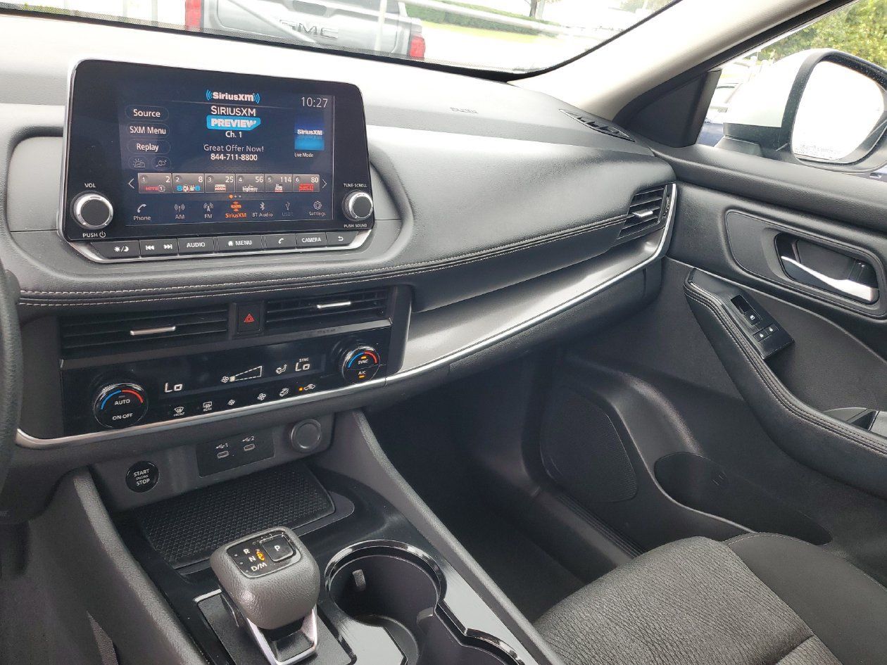 Used 2024 Nissan Rogue SV FWD image 24