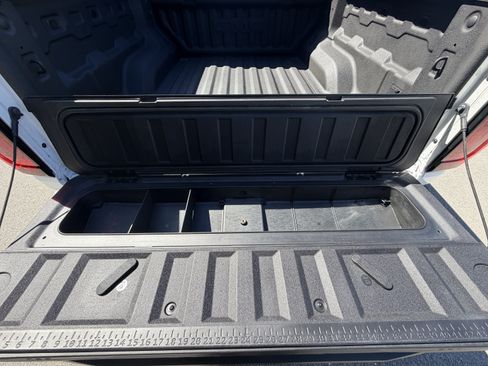 Used 2025 GMC Canyon Elevation w/ Convenience Package RWD image 10
