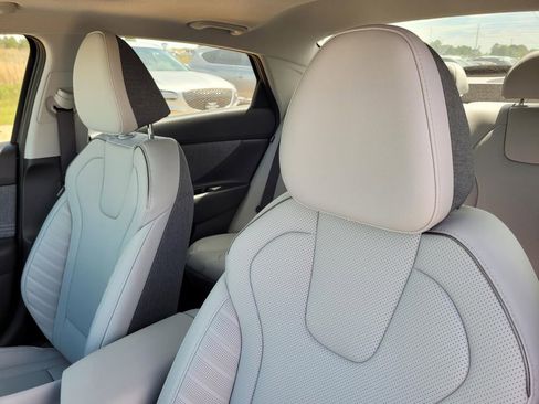 New 2026 Hyundai Elantra Limited FWD image 22
