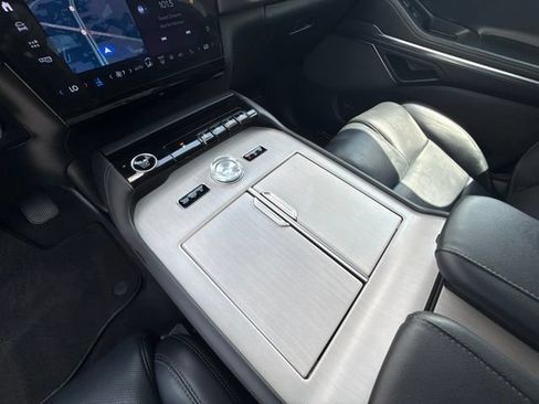 Certified 2025 Lincoln Navigator Reserve AWD/4WD image 20
