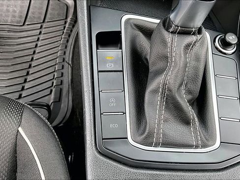 Used 2024 Volkswagen Jetta Sport image 23