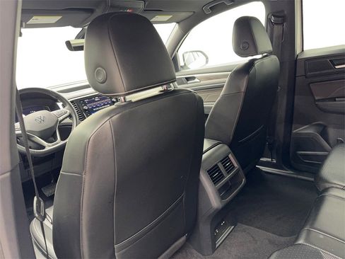 Used 2022 Volkswagen Atlas Cross Sport SE w/ Panoramic Sunroof Package image 33