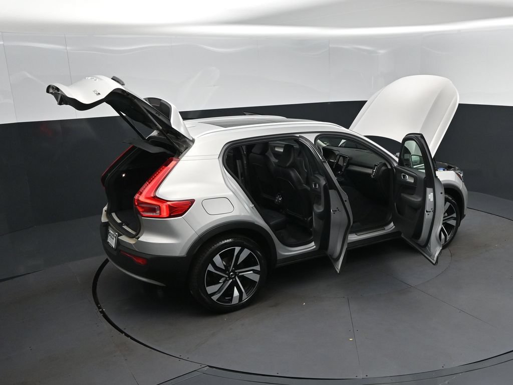 Used 2025 Volvo XC40 B5 Plus AWD/4WD image 49