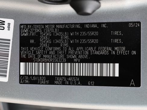Used 2024 Toyota Highlander Limited AWD/4WD image 39
