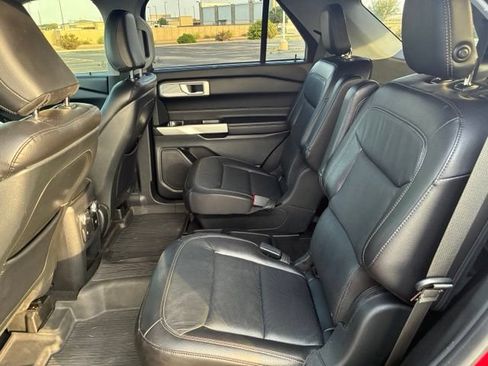 Used 2020 Ford Explorer Limited RWD image 12
