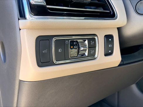 Used 2022 Lincoln Navigator Reserve AWD/4WD image 36