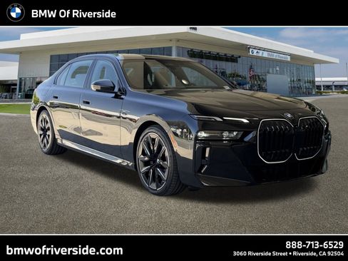 Used 2025 BMW 740i xDrive w/ Premium Package AWD/4WD image 1