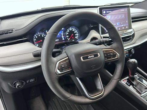 Certified 2024 Jeep Compass Limited AWD/4WD image 11