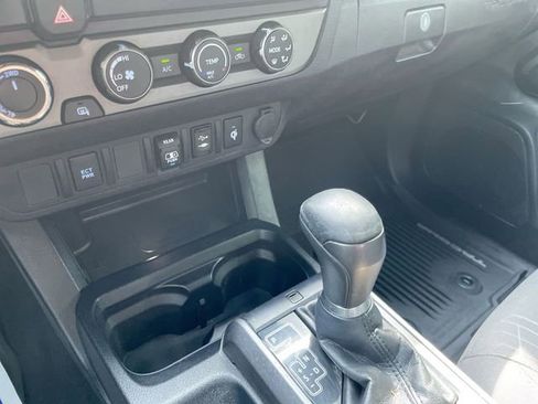 Used 2019 Toyota Tacoma TRD Off-Road image 20