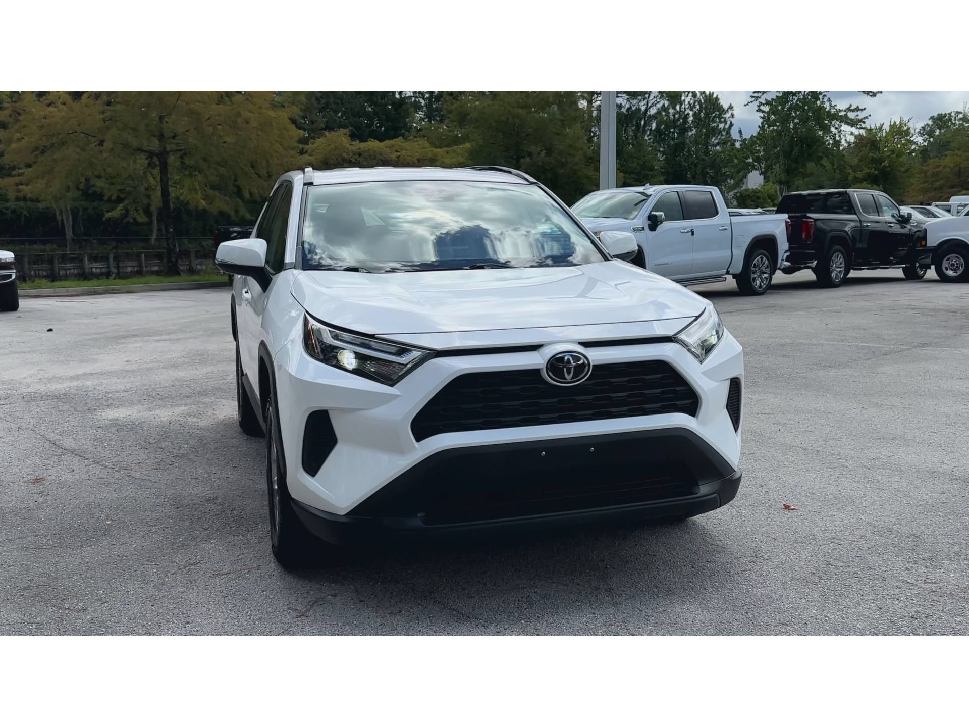 Used 2024 Toyota RAV4 XLE FWD image 3