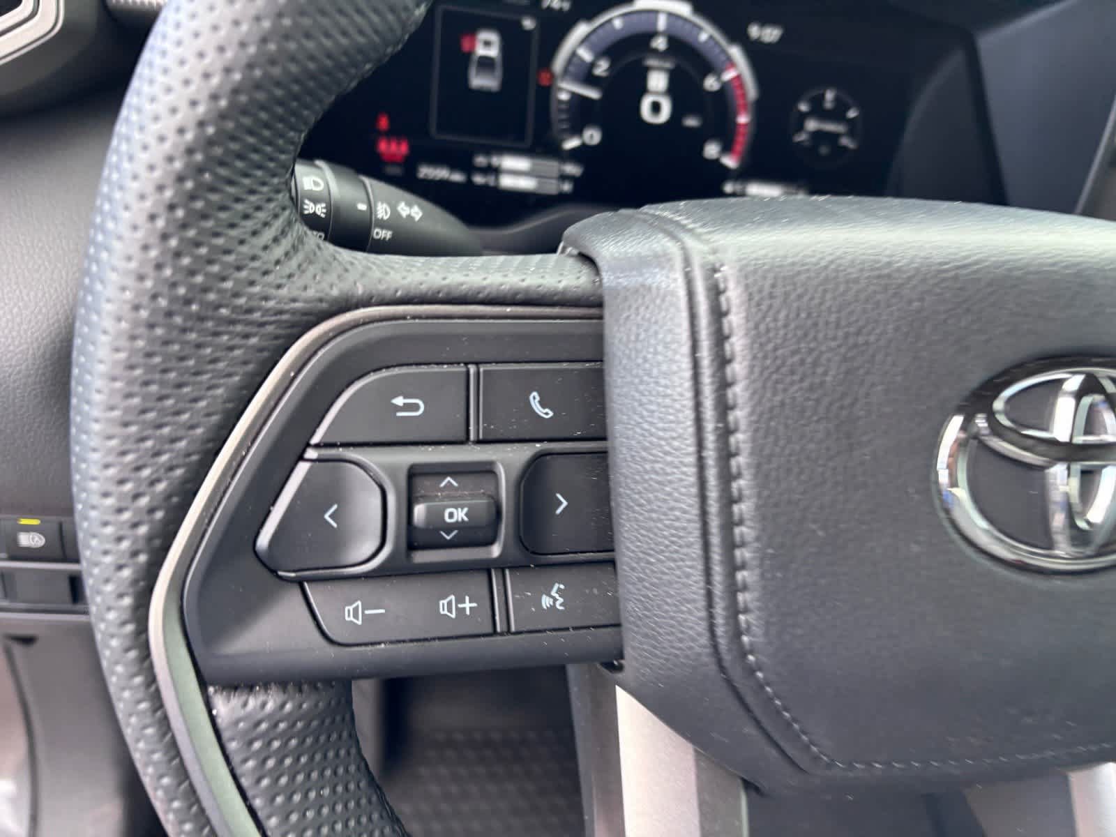 Used 2026 Toyota Tundra Limited AWD/4WD image 19