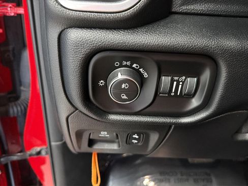 Used 2021 RAM 1500 Laramie image 19