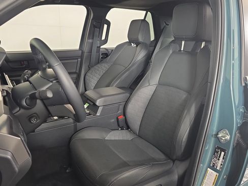 Used 2025 Toyota 4Runner TRD Off-Road Premium AWD/4WD image 26