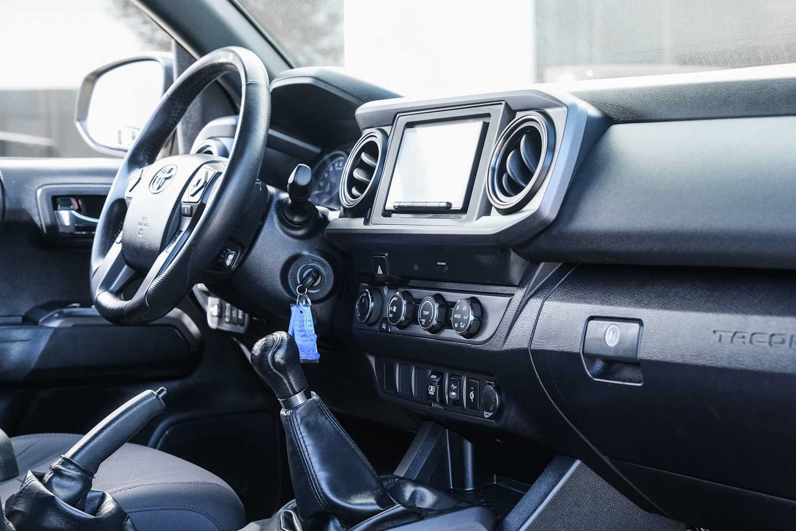 Used 2019 Toyota Tacoma TRD Off-Road AWD/4WD image 26