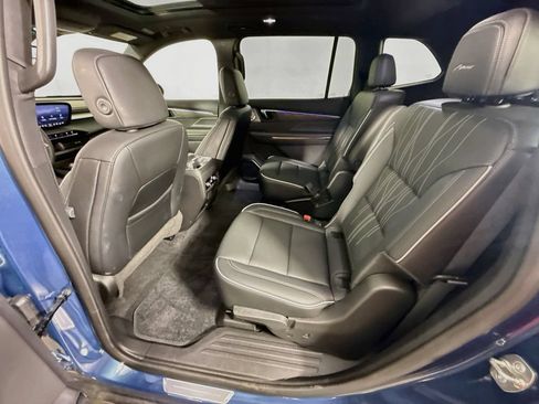 Used 2026 Buick Enclave Avenir AWD/4WD image 25