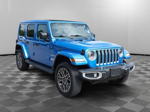 Used 2023 Jeep Wrangler Unlimited Sahara w/ Cold Weather Group AWD/4WD image 10