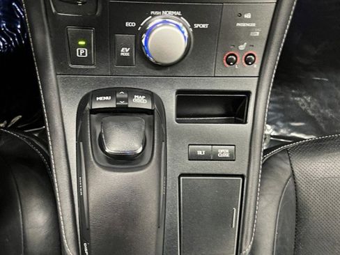 Used 2011 Lexus CT 200h Premium w/ Leather Pkg image 25