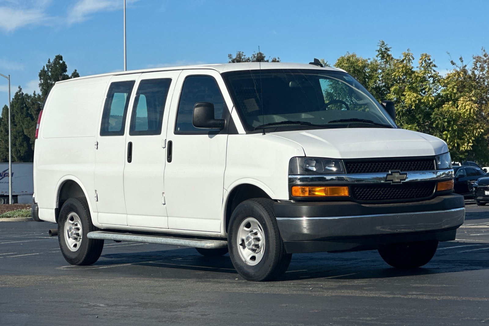 Used 2025 Chevrolet Express 2500 w/ Driver Convenience Package RWD image 2