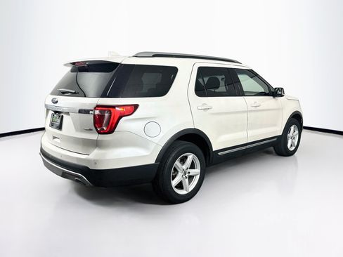 Used 2016 Ford Explorer XLT w/ Equipment Group 201A AWD/4WD image 9