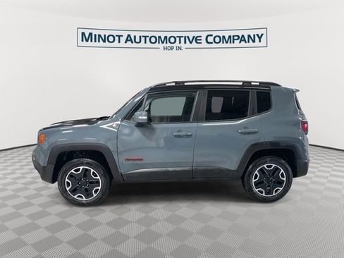 Used 2017 Jeep Renegade Trailhawk w/ Popular Equipment Group AWD/4WD image 5