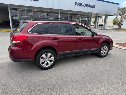 Used 2011 Subaru Outback 3.6R Limited AWD/4WD image 3