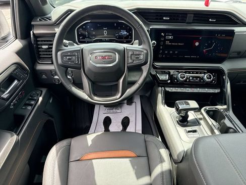 Used 2024 GMC Sierra 1500 AT4 w/ Technology Package AWD/4WD image 14