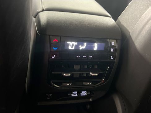 Used 2023 Jeep Grand Cherokee L Limited image 25