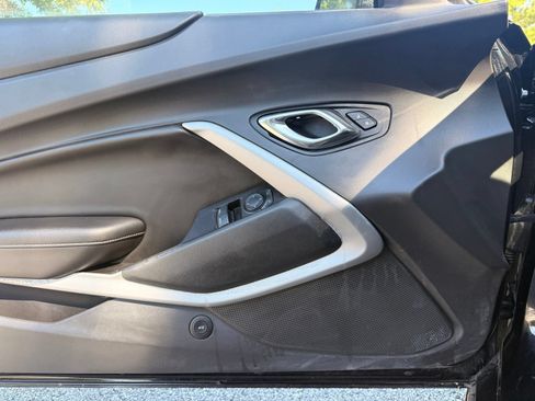 Used 2017 Chevrolet Camaro LT RWD image 41