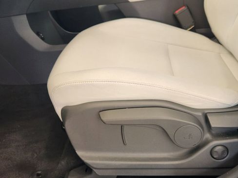 Certified 2025 Hyundai Santa Fe SE image 23