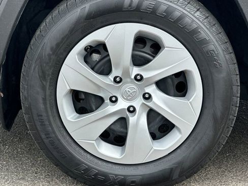 Used 2023 Toyota RAV4 LE AWD/4WD image 26