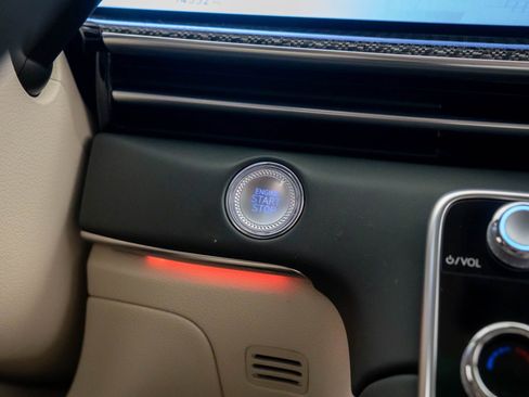 Used 2025 Genesis GV80 3.5T e-SC image 21