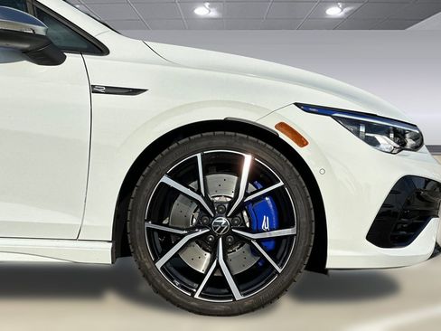 Used 2022 Volkswagen Golf R image 35