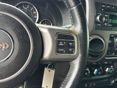 Used 2011 Jeep Wrangler Unlimited Sport image 17