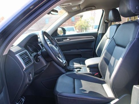 Used 2021 Volkswagen Atlas SE w/ Towing Package image 12