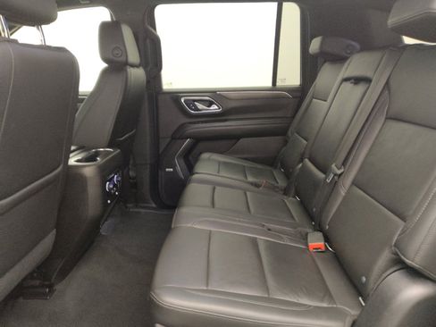 Used 2021 Chevrolet Suburban LT AWD/4WD image 18
