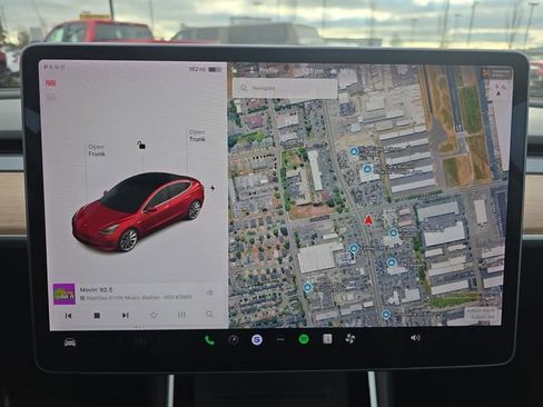 Used 2018 Tesla Model 3 Long Range image 25